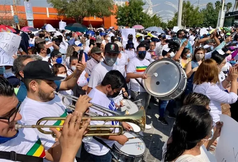 Acusan que trabajadores fueron obligados a marchar en apoyo a Cabeza de Vaca