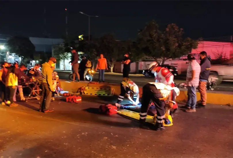 Policías en estado de ebriedad atropellan a repartidores y se dan a la fuga Policías en estado de ebriedad atropellan a repartidores y se dan a la fuga