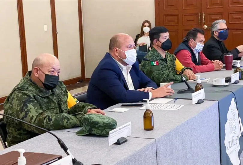 Tras multihomicidio, Alfaro responsabiliza a federaci&oacute;n del combate al crimen organizado
