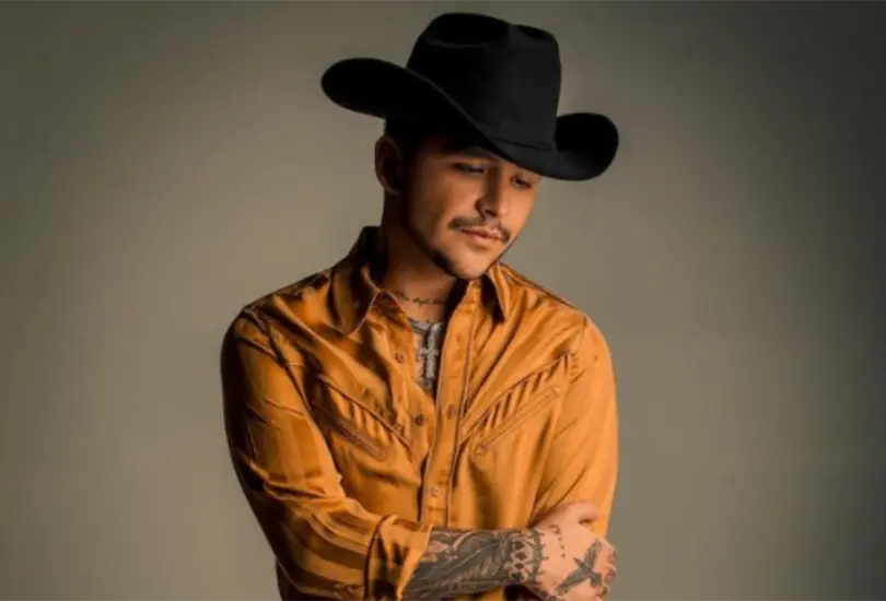 Christian Nodal afirma que era rockero y no sab&iacute;a nada de m&uacute;sica regional