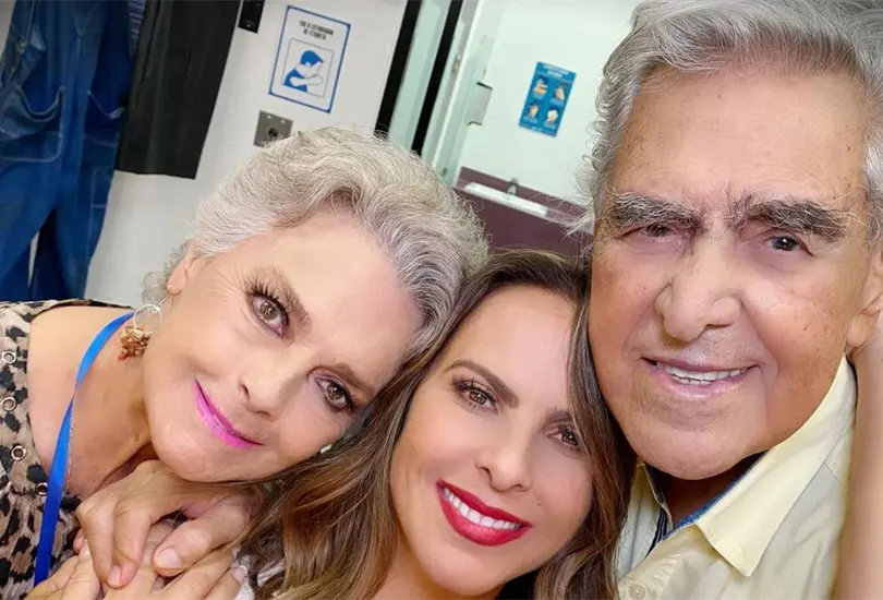 Padre de Kate del Castillo revela que no cree en las vacunas y toma dióxido de cloro Padre de Kate del Castillo revela que no cree en las vacunas y toma dióxido de cloro