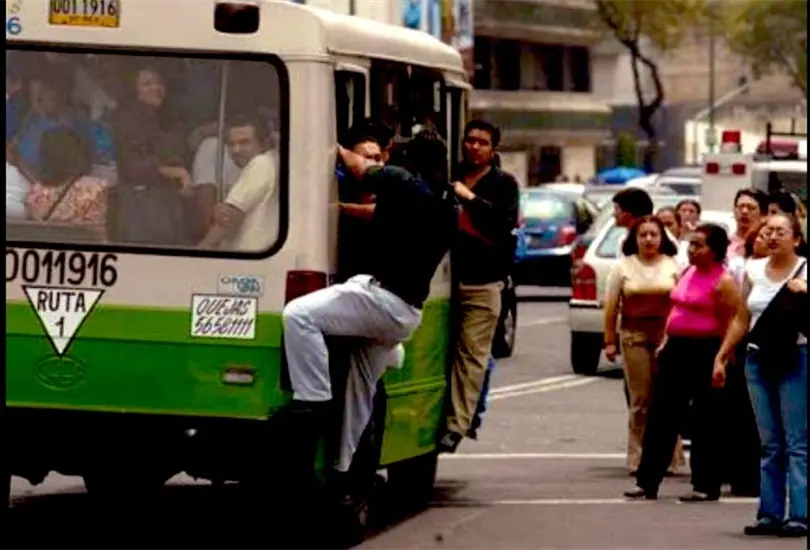 Microbuseros de la CDMX buscan que la tarifa sea de 9 pesos Microbuseros de la CDMX buscan que la tarifa sea de 9 pesos