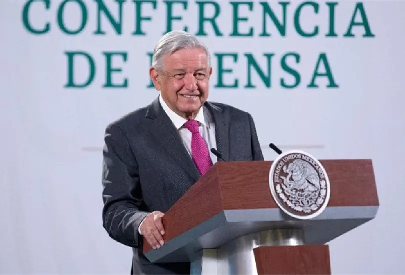 Insultan a AMLO al interior de un avión y el presidente responde Insultan a AMLO al interior de un avión y el presidente responde