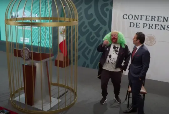 AMLO está encerrado en una jaula de oro, critican Brozo y Loret 