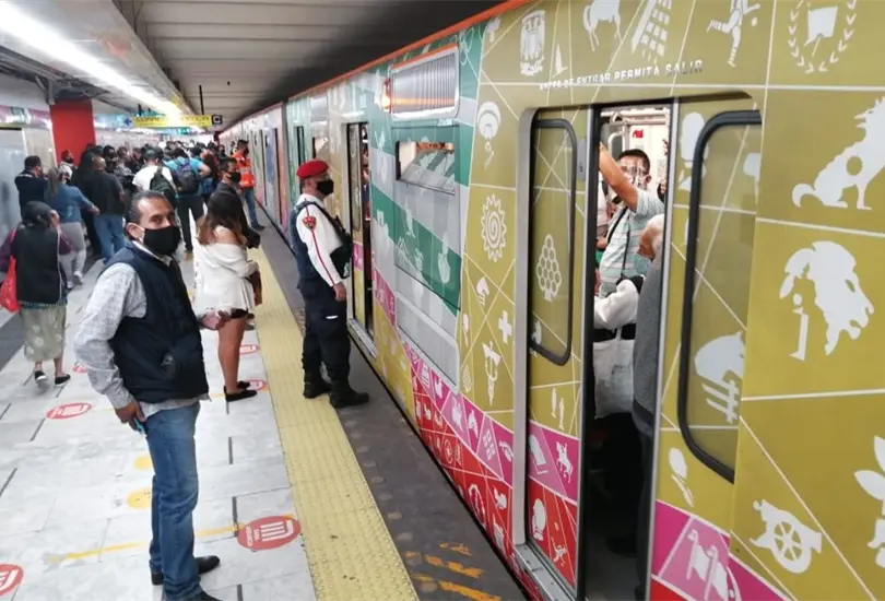 Desmienten venta de vacuna contra el COVID-19 en el Metro de la CDMX