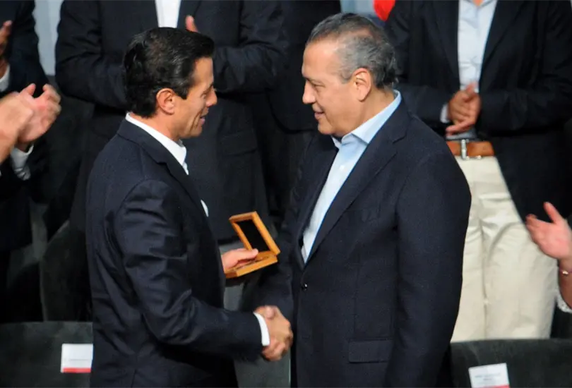 Pe&ntilde;a Nieto reaparece y env&iacute;a mensaje a Beltrones por muerte de su esposa