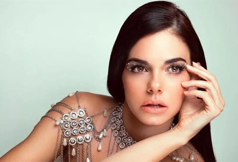 Por su físico, Güero Castro elige a Livia Brito para telenovela Por su físico, Güero Castro elige a Livia Brito para telenovela