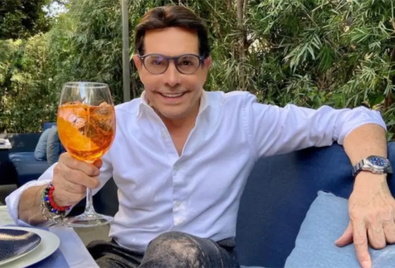 &iquest;D&oacute;nde est&aacute; el delito?, responde Pepillo Origel a quienes lo critican por vacunarse en EU