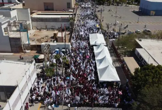 Candidata de Morena en BC realiza mitin multitudinario pese a pandemia