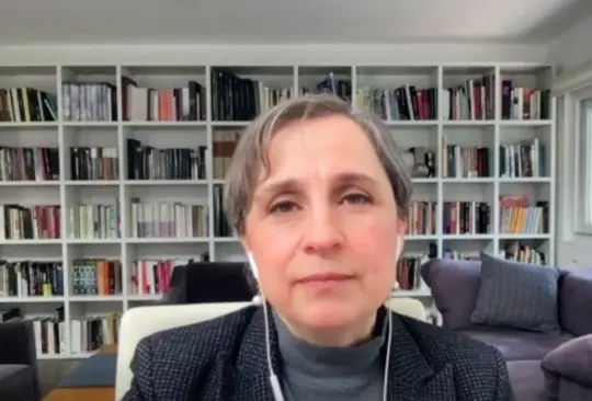 Aristegui responde a ataques por contratos durante el gobierno de AMLO