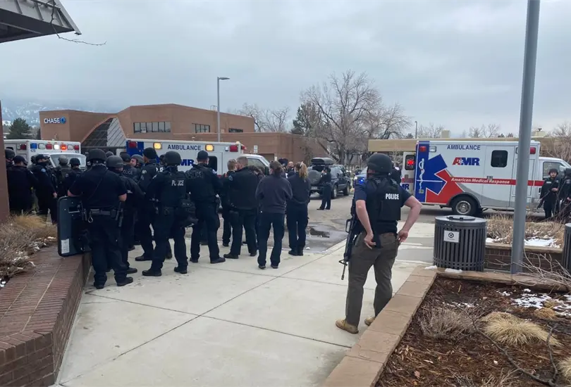 Detienen a una persona tras ataque armado en centro comercial de Colorado Detienen a una persona tras ataque armado en centro comercial de Colorado