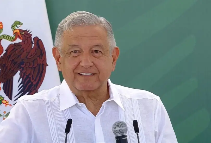 AMLO sale en defensa de su gobierno por vacunas contra el COVID-19 piratas