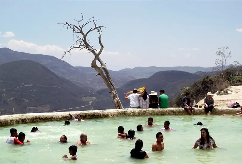 Ejidatarios anuncian cierre definitivo de Hierve el agua
