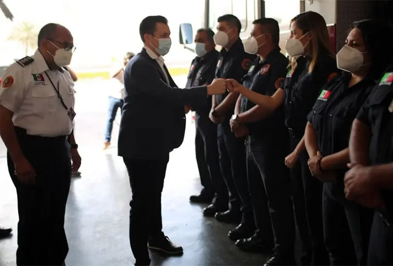 Colosio Riojas promete más recursos a bomberos Colosio Riojas promete más recursos a bomberos