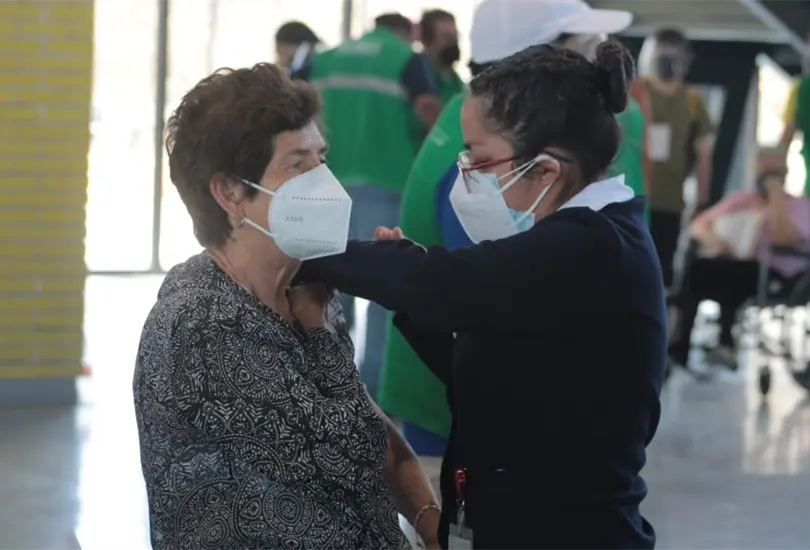 Gatell anuncia que la vacunaci&oacute;n se enfocar&aacute; en la Megal&oacute;polis; pausar&aacute;n la de docentes 