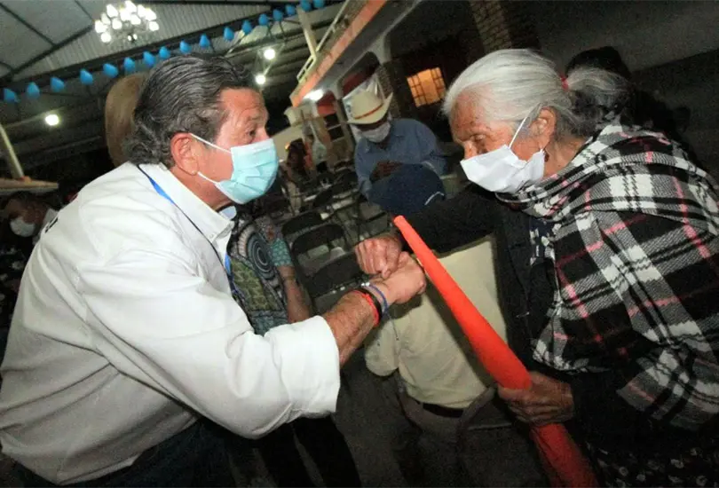 Octavio Pedroza dará prioridad a pequeños y medianos comercios Octavio Pedroza dará prioridad a pequeños y medianos comercios