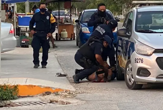 Policías de Tulum someten y asfixian a mujer durante un operativo 