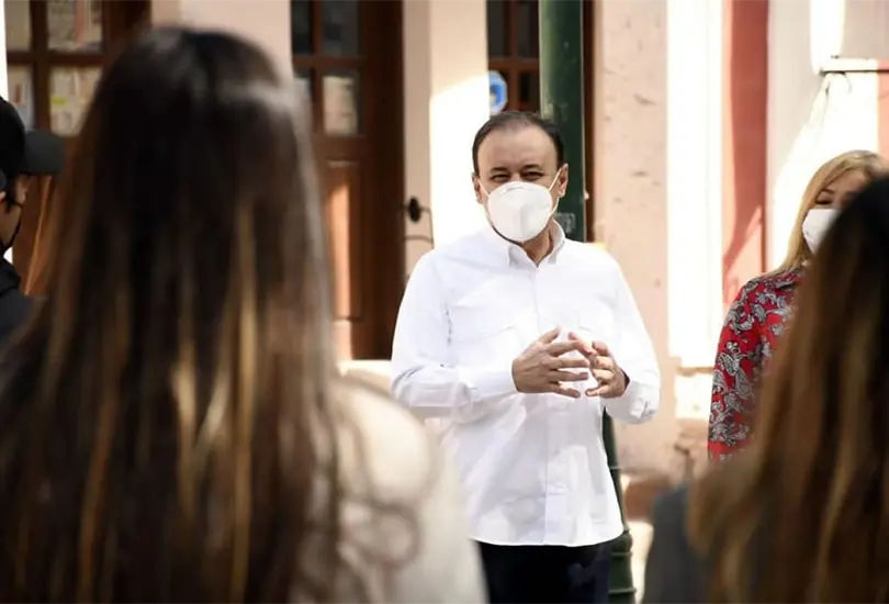 Polic&iacute;as deben aspirar a vivir en una digna clase media: Durazo