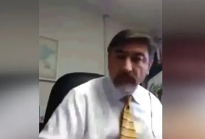 Cesan a cónsul mexicano tras video en el que se masturba en su oficina Cesan a cónsul mexicano tras video en el que se masturba en su oficina