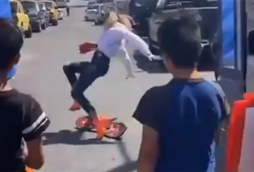 #VIDEO Mariana Rodr&iacute;guez cae de una patineta en campa&ntilde;a de Samuel Garc&iacute;a
