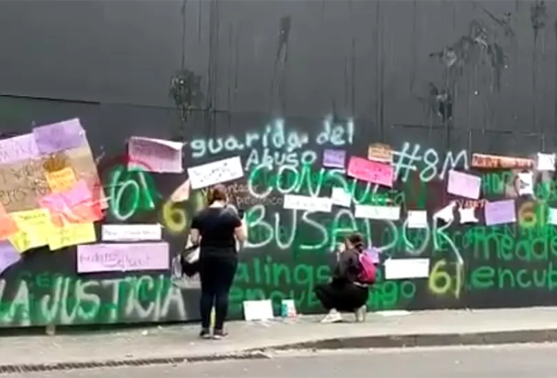 Intervienen muro en casa de Andr&eacute;s Roemer, acusado de abuso
