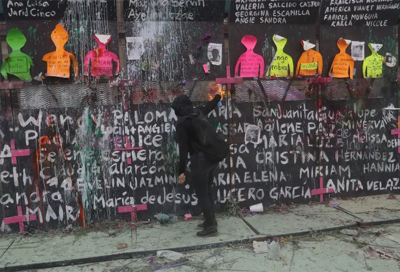 AMLO asegura que valla en Palacio Nacional funcion&oacute; 