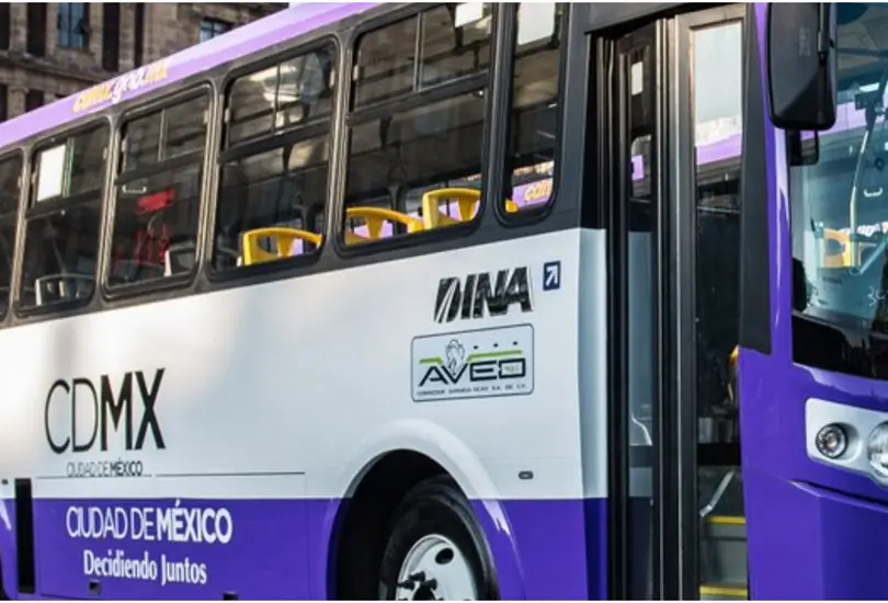 Detienen a tres menores de edad por asaltar transporte público en CDMX Detienen a tres menores de edad por asaltar transporte público en CDMX