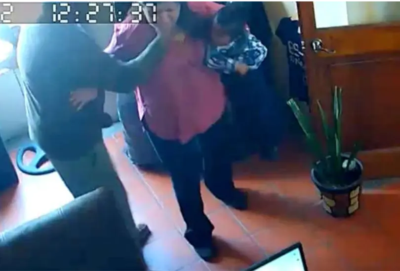 Me ganó la ira: justifica regidor tras video donde golpea a su esposa Me ganó la ira: justifica regidor tras video donde golpea a su esposa