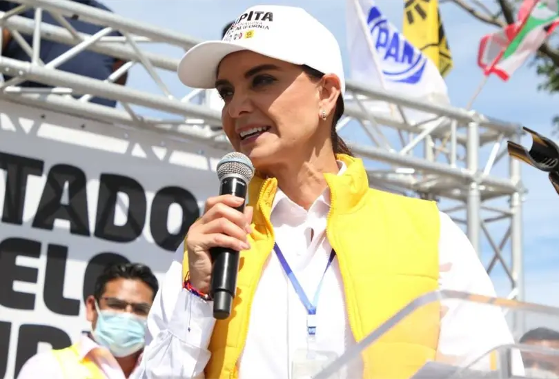 Lupita Jones confiesa que no ha leído ningún libro de política Lupita Jones confiesa que no ha leído ningún libro de política
