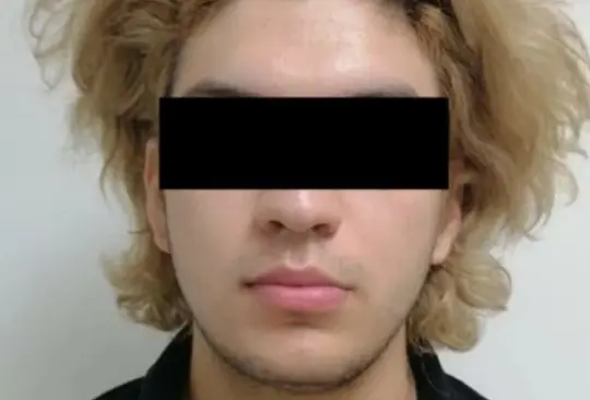 Se hacía pasar por mujer, peleó con una vecina y descubren que estaba acusado por feminicidio