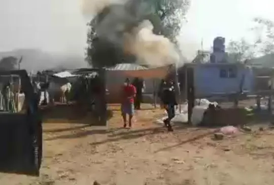 Vecinos queman casa de presunto feminicida de una joven de 16 años en Hidalgo Vecinos queman casa de presunto feminicida de una joven de 16 años en Hidalgo