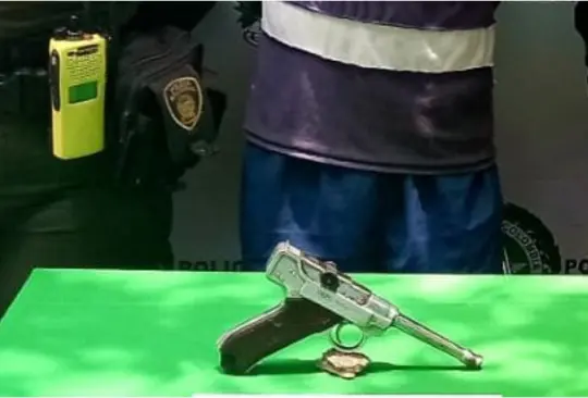 Ladrón usaba pistola de la Alemania nazi para asaltar a sus víctimas