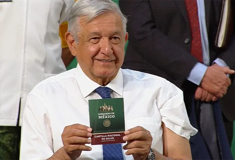 No duele, vacunan al presidente López Obrador contra el COVID-19 No duele, vacunan al presidente López Obrador contra el COVID-19