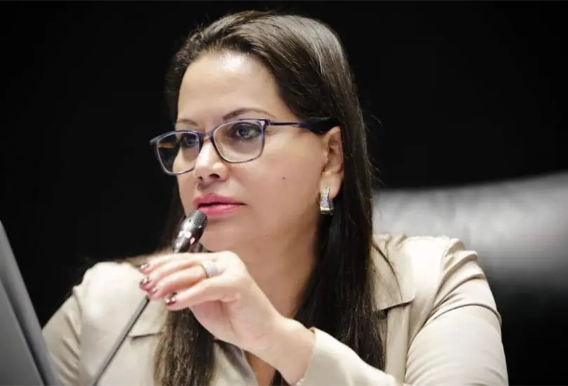 Tecnolog&iacute;a traiciona a senadora de Morena y ventila supuesta instrucci&oacute;n de AMLO