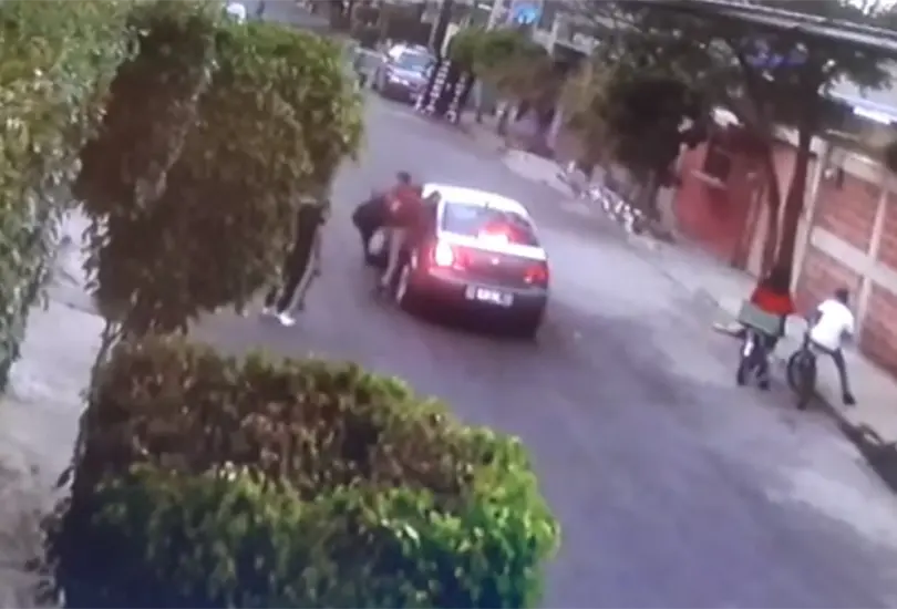 #VIDEO Asaltan a ni&ntilde;os que jugaban en calles del Edomex