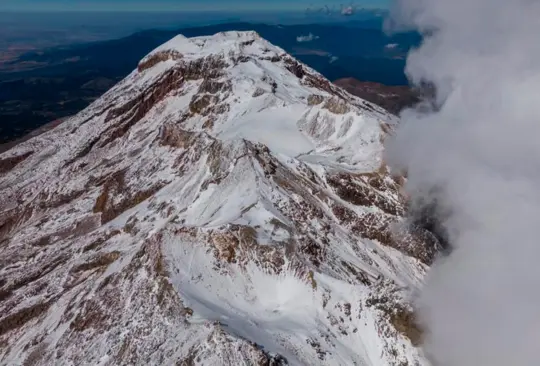 Declaran desaparición del glaciar Ayoloco, estaba en la cumbre del Iztaccíhuatl Declaran desaparición del glaciar Ayoloco, estaba en la cumbre del Iztaccíhuatl