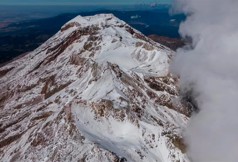 Declaran desaparición del glaciar Ayoloco, estaba en la cumbre del Iztaccíhuatl Declaran desaparición del glaciar Ayoloco, estaba en la cumbre del Iztaccíhuatl