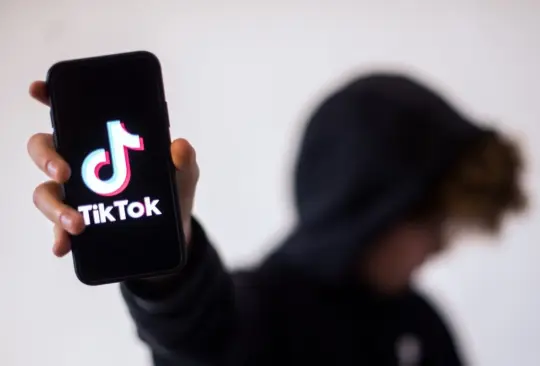 Asesina a su primo mientras emitía en directo un truco para TikTok