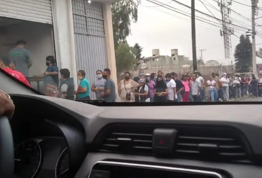 Habitantes de Ecatepec exhiben entrega de despensas por parte del PRI Habitantes de Ecatepec exhiben entrega de despensas por parte del PRI
