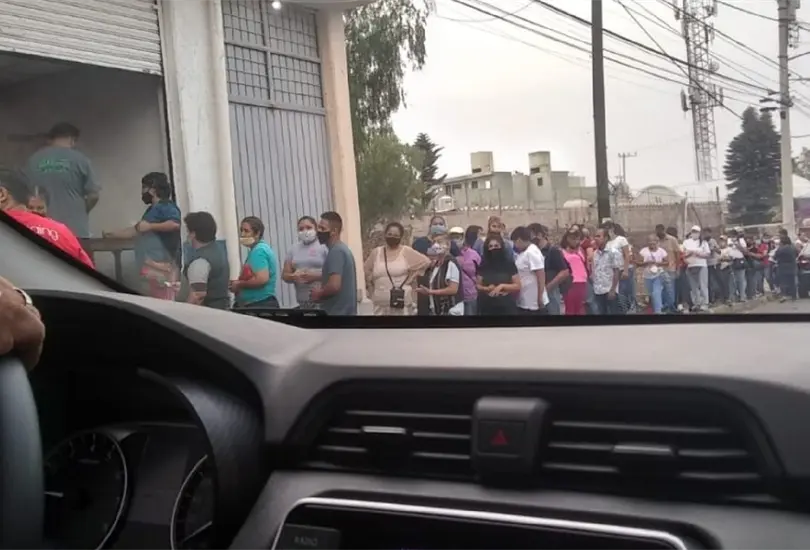 Habitantes de Ecatepec exhiben entrega de despensas por parte del PRI