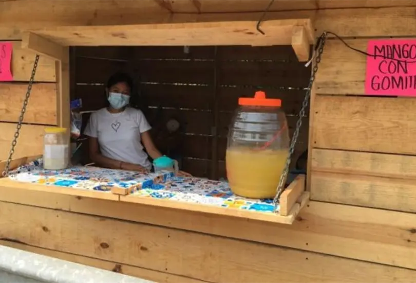 Joven de 17 años invierte beca del gobierno y pone negocio de raspados Joven de 17 años invierte beca del gobierno y pone negocio de raspados
