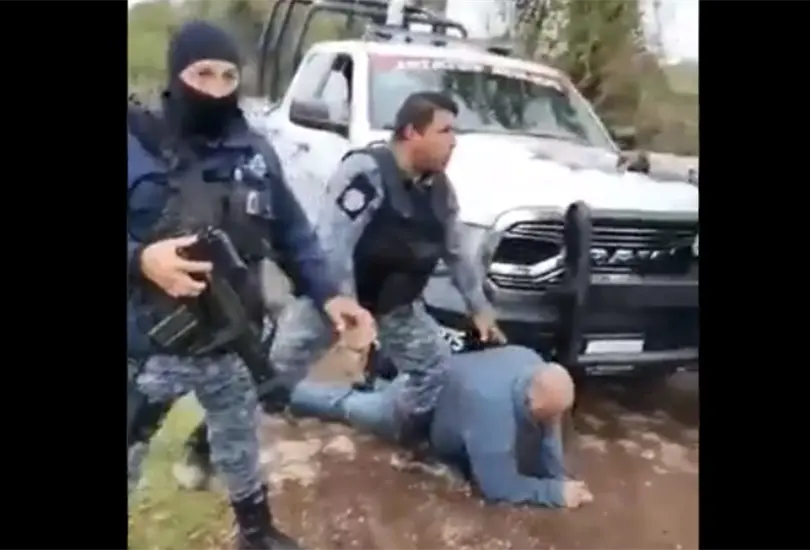 &iexcl;D&eacute;jame de grabar, puto!, dicen polic&iacute;as en Puebla, &iquest;es ilegal hacerlo?
