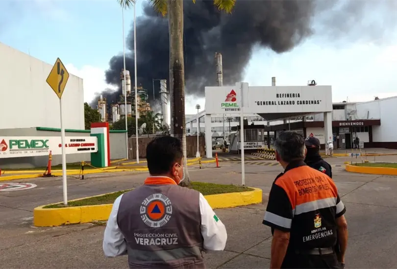 Incendio en la refinería de Minatitlán ocasiona siete heridos Incendio en la refinería de Minatitlán ocasiona siete heridos