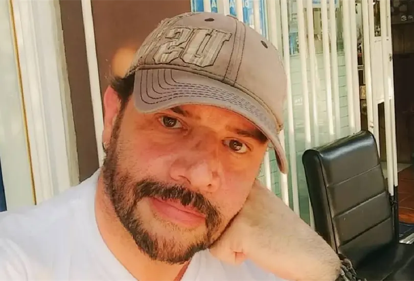 Por pandemia, actor de Televisa se convierte en repartidor de tamales Por pandemia, actor de Televisa se convierte en repartidor de tamales
