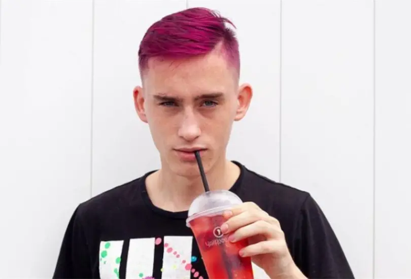 Influencer cobra a marcas por tatuarse sus nombres y darles publicidad de por vida Influencer cobra a marcas por tatuarse sus nombres y darles publicidad de por vida