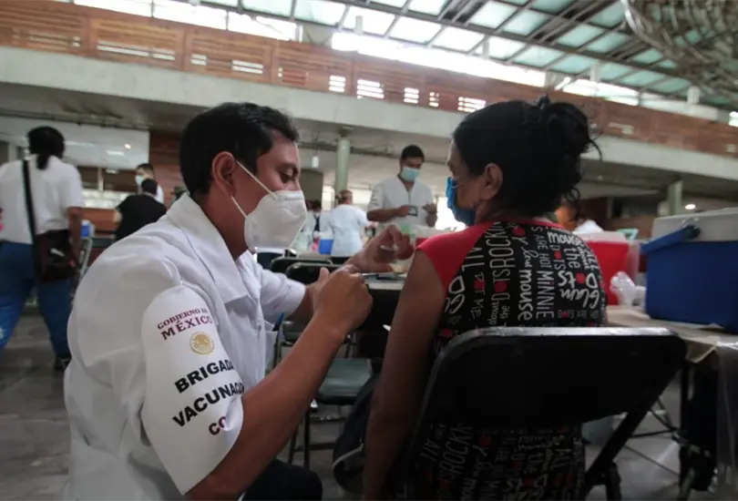As&iacute; ser&aacute; la vacunaci&oacute;n para maestros contra el COVID-19 en la CDMX 