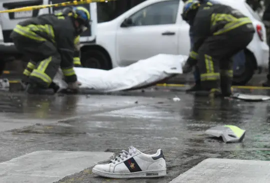 Motociclista atropella a hombre en situación de calle, ambos murieron Motociclista atropella a hombre en situación de calle, ambos murieron