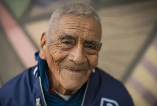 A sus 84 años, abuelito se graduará como ingeniero