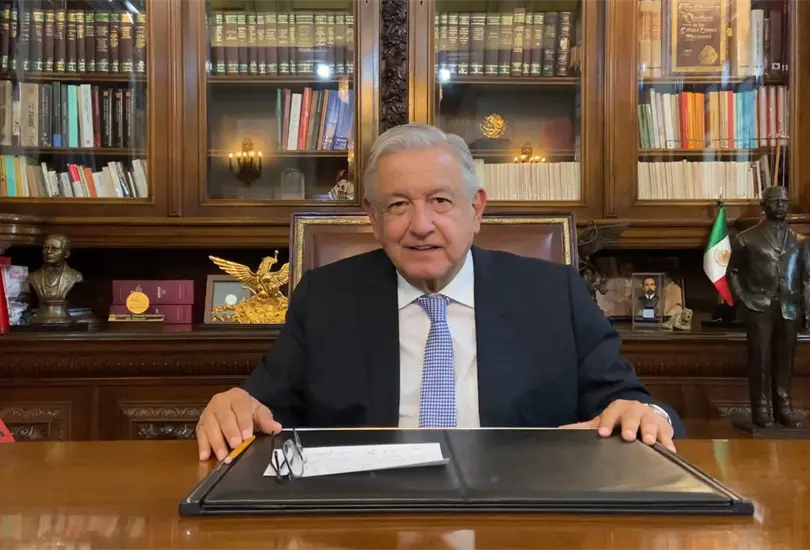 AMLO anuncia que Pemex asume control total de refiner&iacute;a en Texas