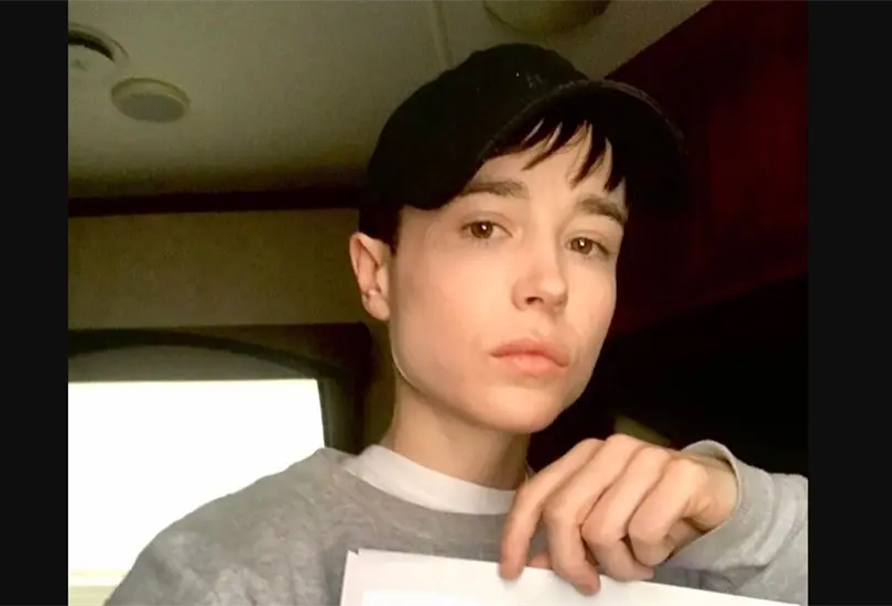 Elliot Page publica foto en traje de baño tras retirarse los senos Elliot Page publica foto en traje de baño tras retirarse los senos